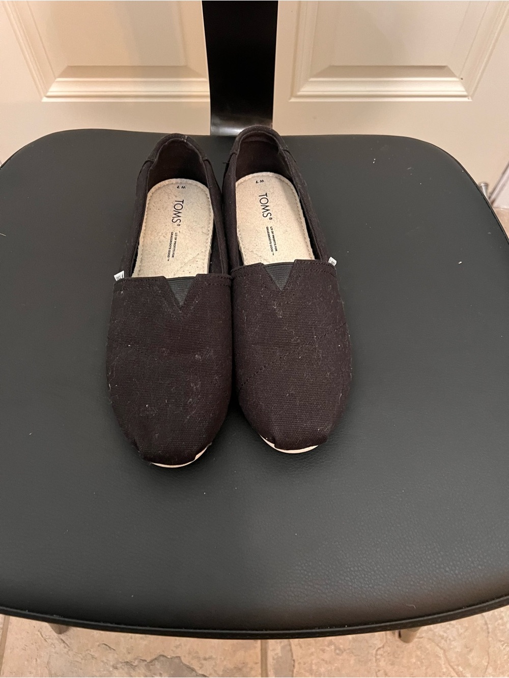 Toms Men's Classic Slip-On Loafers — Black Canvas